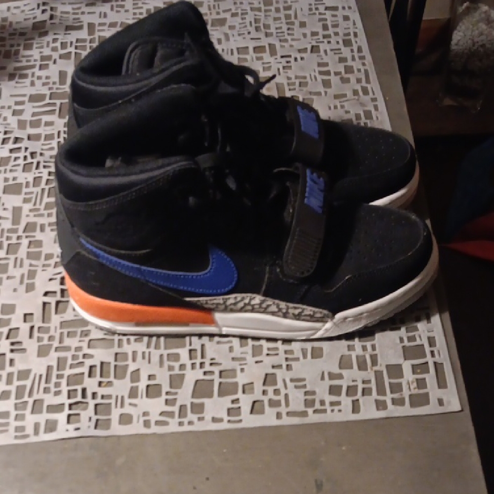 Nike Black and Blue Sneakers High-Top Style